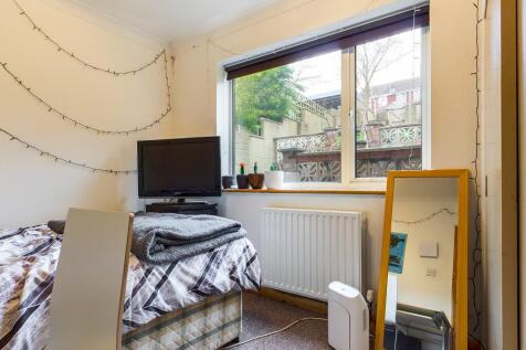 Bedroom-House-To-Ren