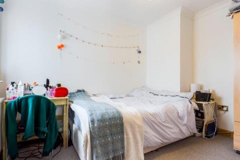Bedroom-House-To-Ren