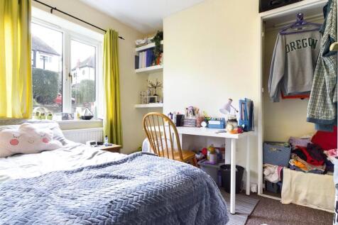 Bedroom-House-To-Ren