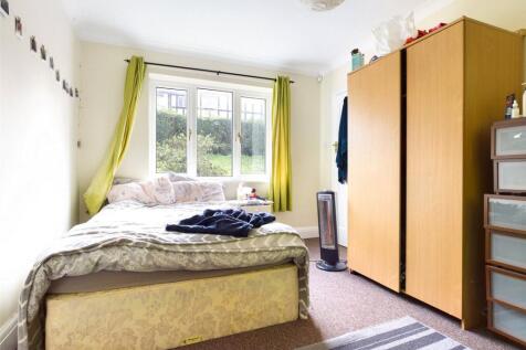 Bedroom-House-To-Ren