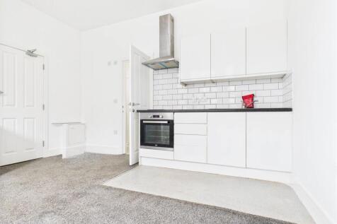 Studio Room: Kitchen