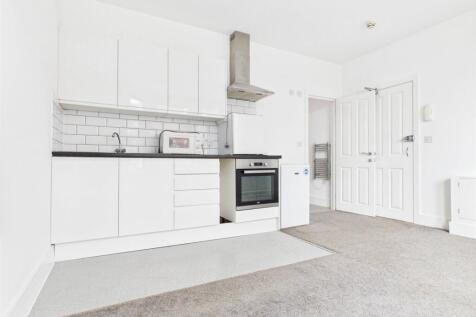 Studio Room: Kitchen