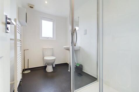 Bathroom-Flat-To-Ren