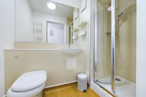 Bathroomflat-To-Rent