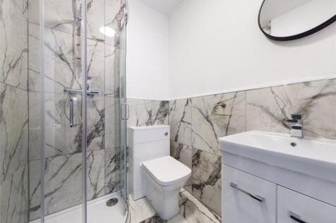 Bathroom-Room-To-Ren