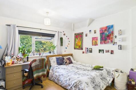 Bedroom-House-To-Ren