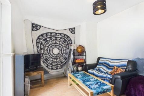 Lounge-House-To-Rent