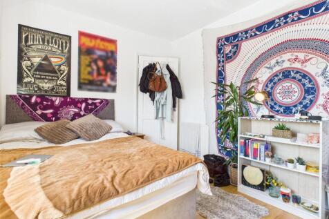 Bedroom-House-To-Ren