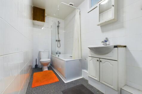Bathroom-Flat-To-Ren