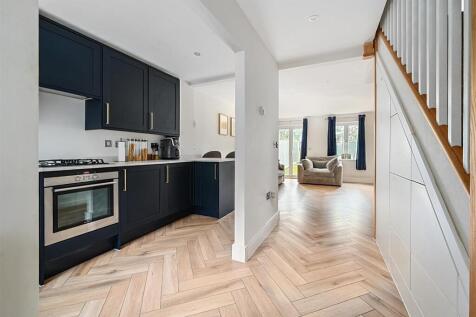 Kitchen 3.jpg