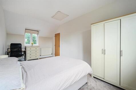 Bedroom 1.jpg