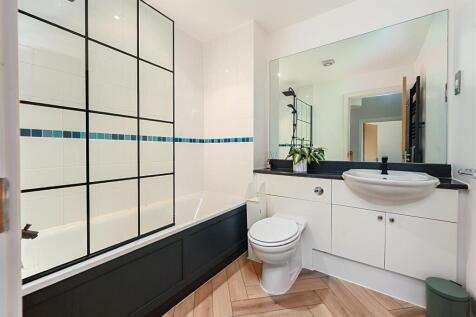 Family Bathroom.jpg