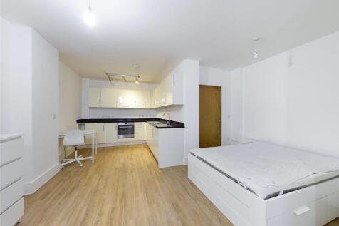 Bedroom/ Kitchen