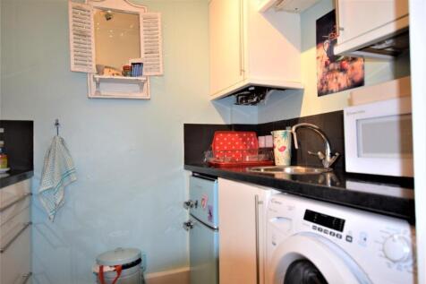 Kitchen 2.jpg