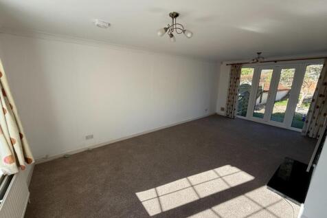 LIVING ROOM.jpg