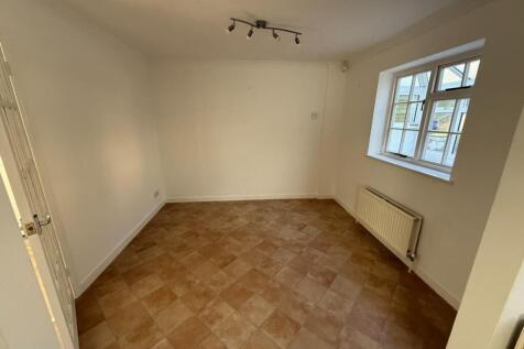 DINING AREA.jpg
