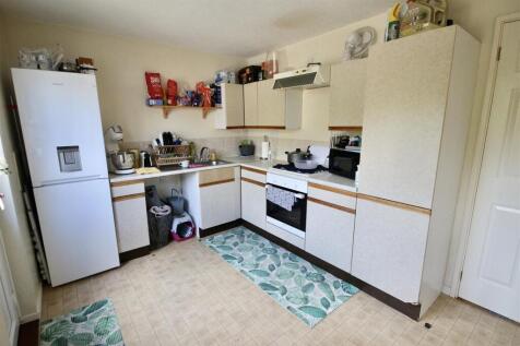 Kitchen: