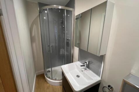 Shower Room 2.jpeg