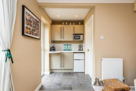 Shaftesbury Avenue, Upper Saxondale, Radcliffe on