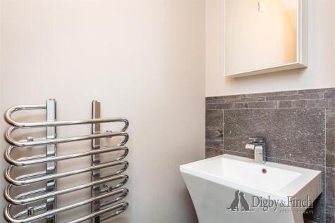 Shaftesbury Avenue, Upper Saxondale, Radcliffe on