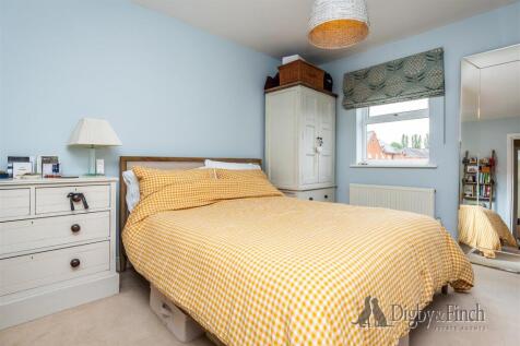 Shaftesbury Avenue, Upper Saxondale, Radcliffe on