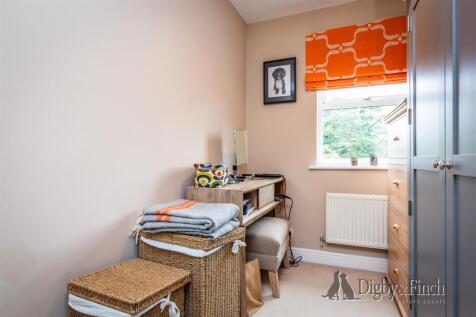 Shaftesbury Avenue, Upper Saxondale, Radcliffe on