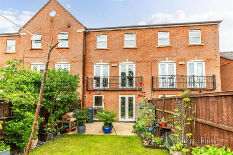 Shaftesbury Avenue, Upper Saxondale, Radcliffe on