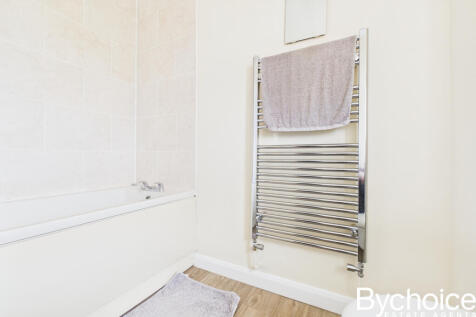 CAM05454G0-PR0053-STILL015