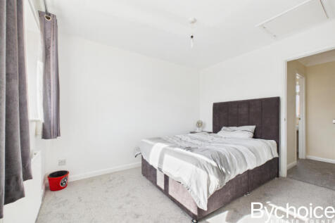 CAM05454G0-PR0053-STILL021