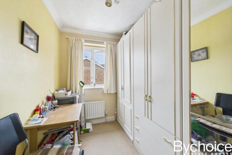 CAM05454G0-PR0017-STILL010