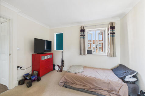 CAM05454G0-PR0019-STILL012