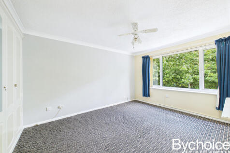 CAM05454G0-PR0049-STILL008