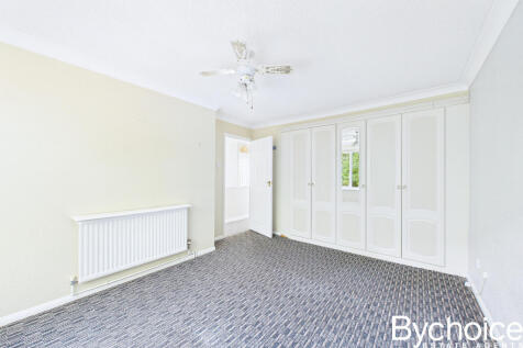 CAM05454G0-PR0049-STILL009