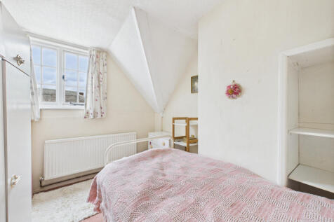 CAM05454G0-PR0035-STILL010