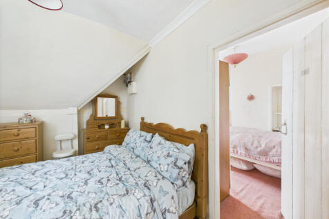 CAM05454G0-PR0035-STILL012