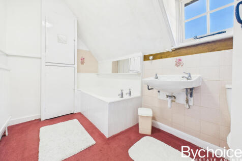 CAM05454G0-PR0084-STILL010