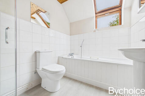 CAM05454G0-PR0061-STILL001