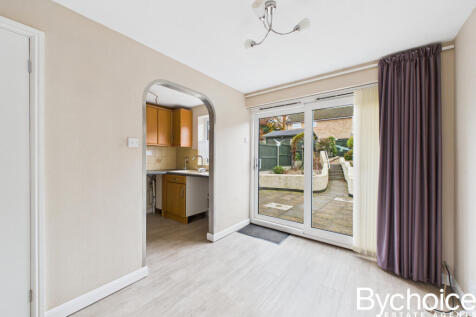 CAM05454G0-PR0075-STILL003