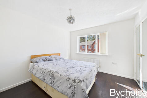 CAM05454G0-PR0058-STILL009