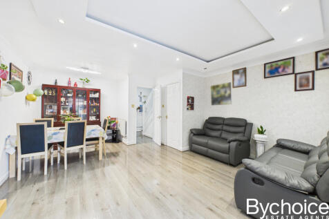 CAM05454G0-PR0063-STILL004