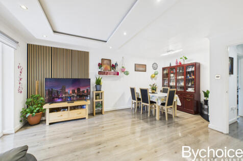 CAM05454G0-PR0063-STILL006