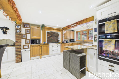 CAM05454G0-PR0065-STILL006