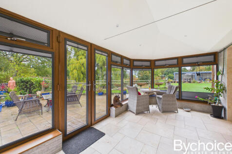 CAM05454G0-PR0065-STILL013