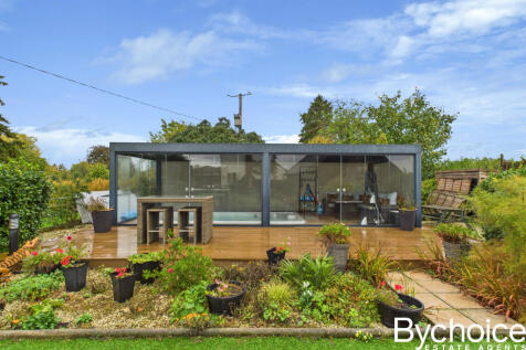 CAM05454G0-PR0065-STILL038