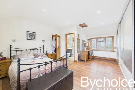 CAM05454G0-PR0065-STILL019