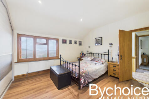 CAM05454G0-PR0065-STILL018