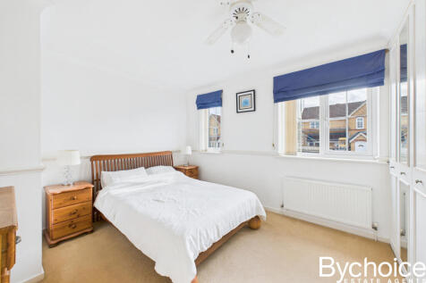 CAM05454G0-PR0069-STILL014