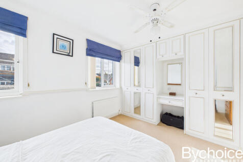 CAM05454G0-PR0069-STILL015