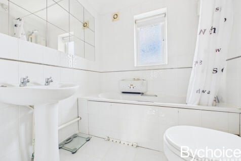 CAM05454G0-PR0069-STILL012