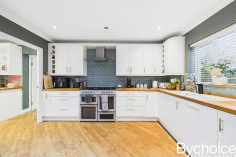 CAM05454G0-PR0070-STILL012